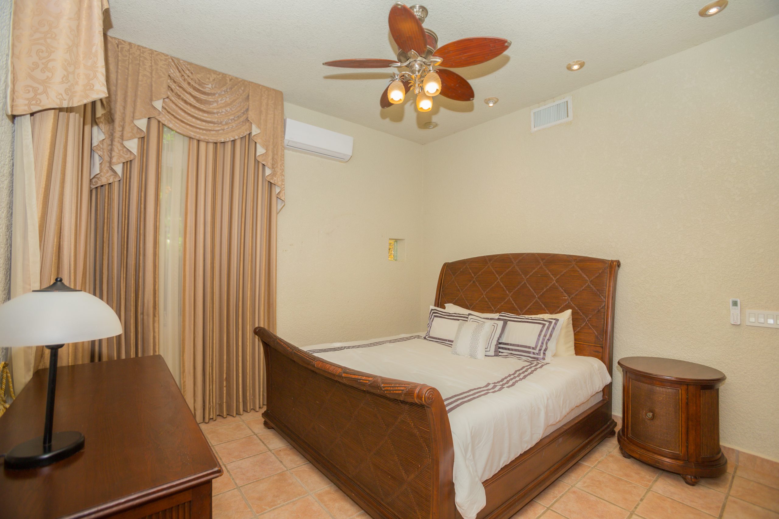 Roatan, Bay Islands, Honduras Real Estate Property